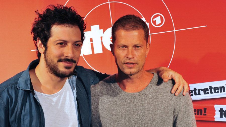 Fahri Yardim (li.) und Til Schweiger drehten gemeinsam mehrere "Tatort"-Folgen. (jom/spot)