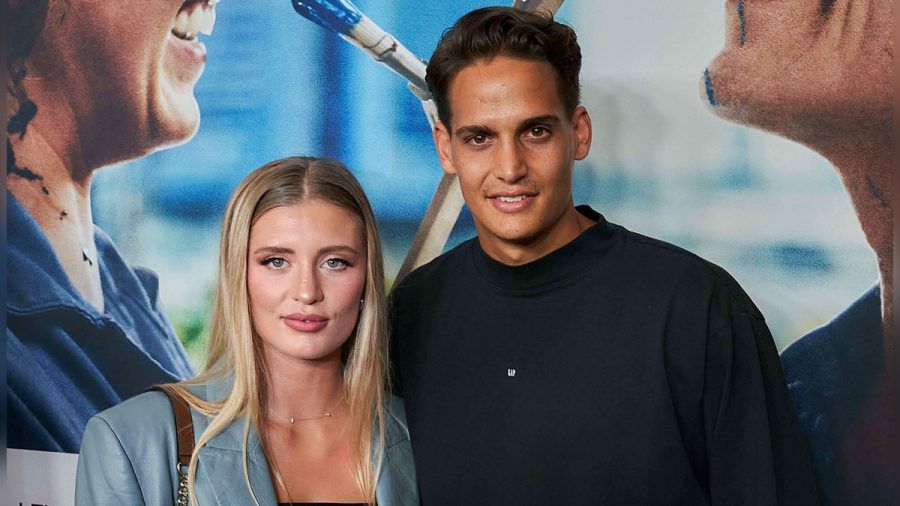 Luna Schweiger und Kevin Prinz von Anhalt bei einer Filmpremiere in Berlin im September 2022. (jom/spot)