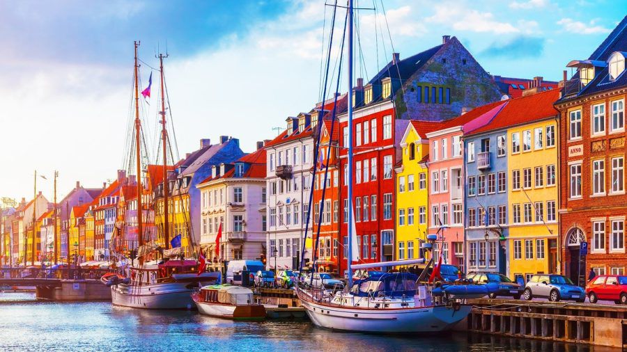 Der Nyhavn-Steg bietet einen guten Ausgangspunkt zur Erkundung von Kopenhagen. (jom/spot)