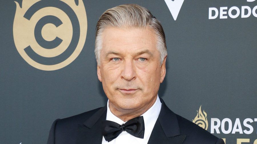 Alec Baldwin wurde nach dem Tod der Kamerafrau Halyna Hutchins fahrlässige Tötung vorgeworfen. (wue/spot)