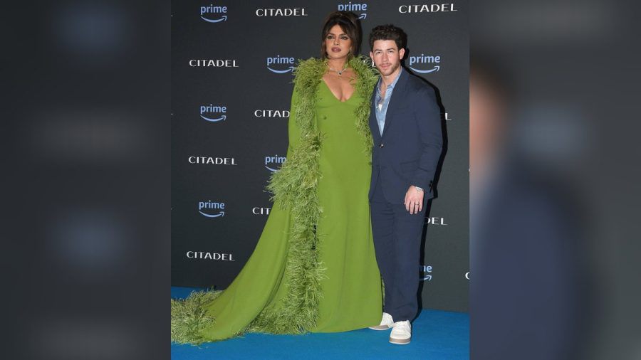 Priyanka Chopra posierte mit Ehemann Nick Jonas für die Fotografen. (jom/spot)