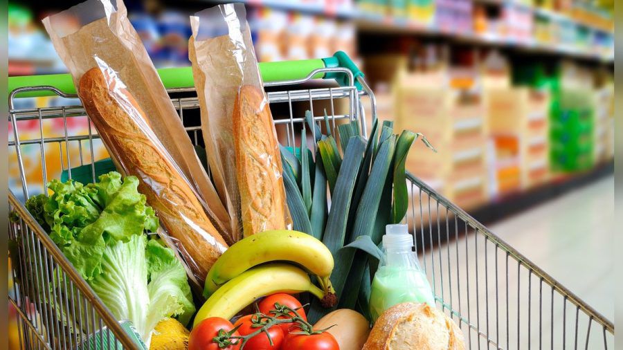 Wie groß ist das Angebot an veganen Lebensmitteln in deutschen Supermärkten und Discountern? Das hat die Albert Schweitzer Stiftung für unsere Mitwelt untersucht. (ae/spot)