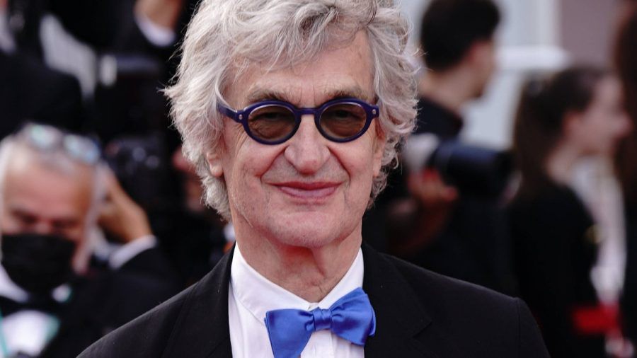 Wim Wenders 2022 auf dem roten Teppich in Cannes. (mia/spot)