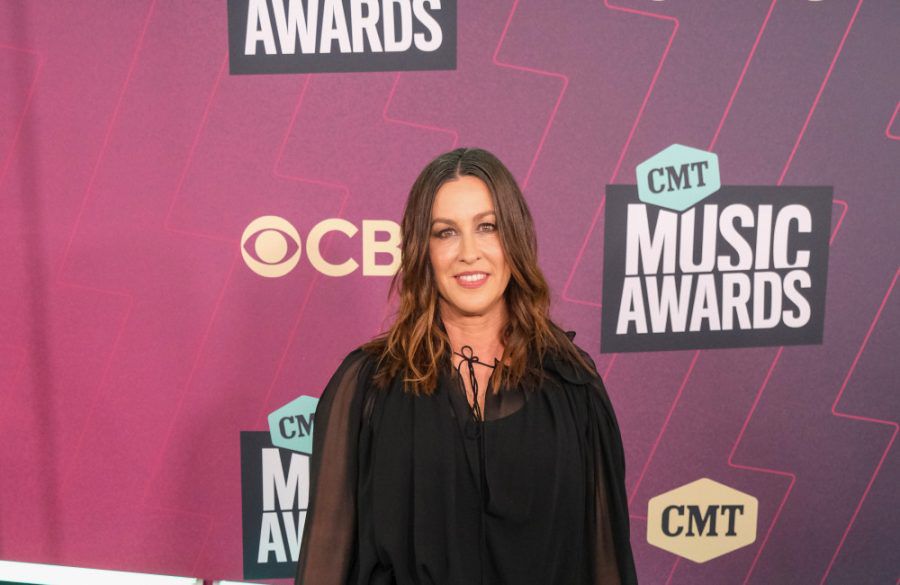 Alanis Morissette - CMT Music Awards 2023 - Getty BangShowbiz