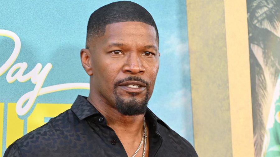 Hollywood-Star Jamie Foxx befindet sich nach wie vor im Krankenhaus. (lau/spot)