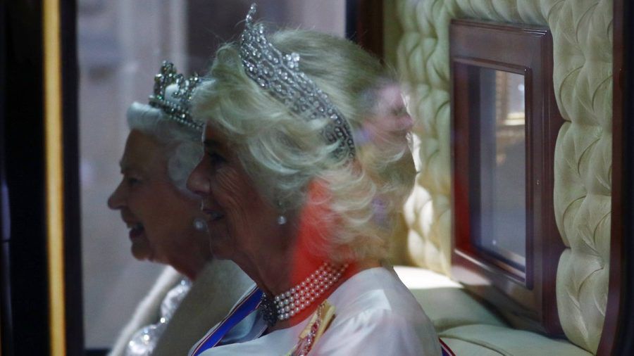 Die heutige Queen Consort Camilla mit Queen Elizabeth II. (hub/spot)