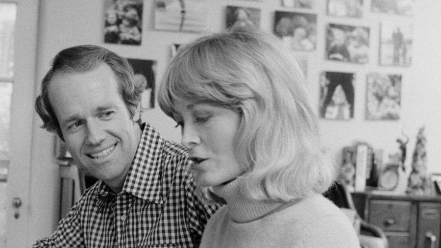 Judy Farrell mit ihrem ersten Ehemann, dem Schauspieler Mike Farrell. (dr/spot)