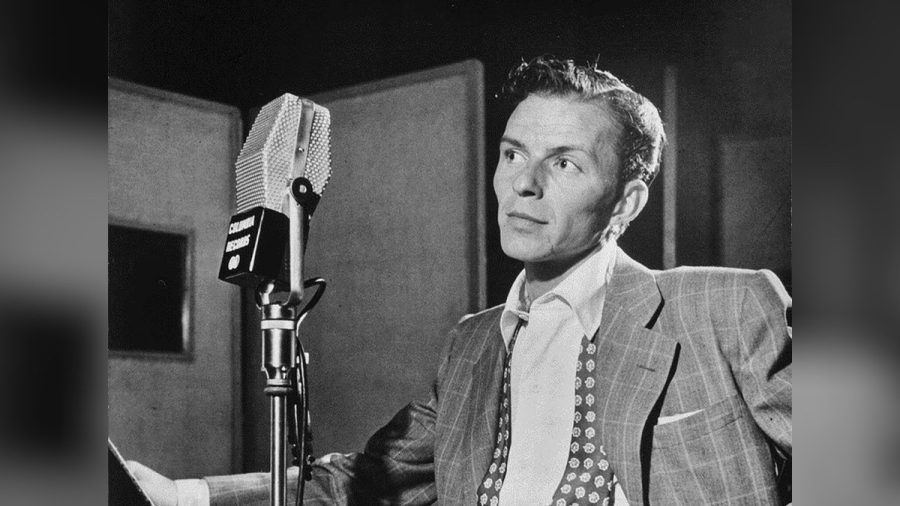 "The Voice" an seinem Arbeitsplatz: Frank Sinatra in New York, ca. 1947 (tj/spot)