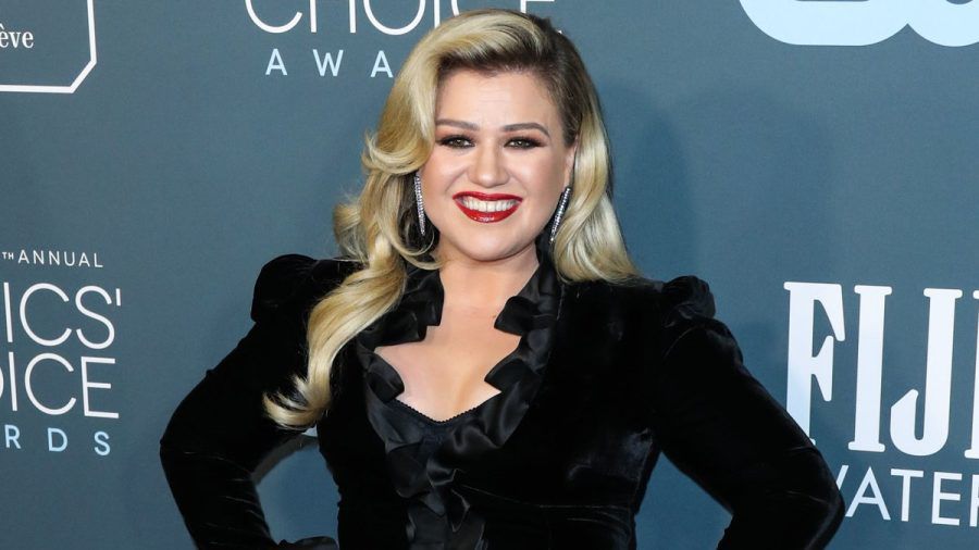Am Set der Sendung von Kelly Clarkson soll angeblich eine toxische Arbeitsatmosphäre herrschen. Sie habe damit aber nichts zu tun. (wue/spot)