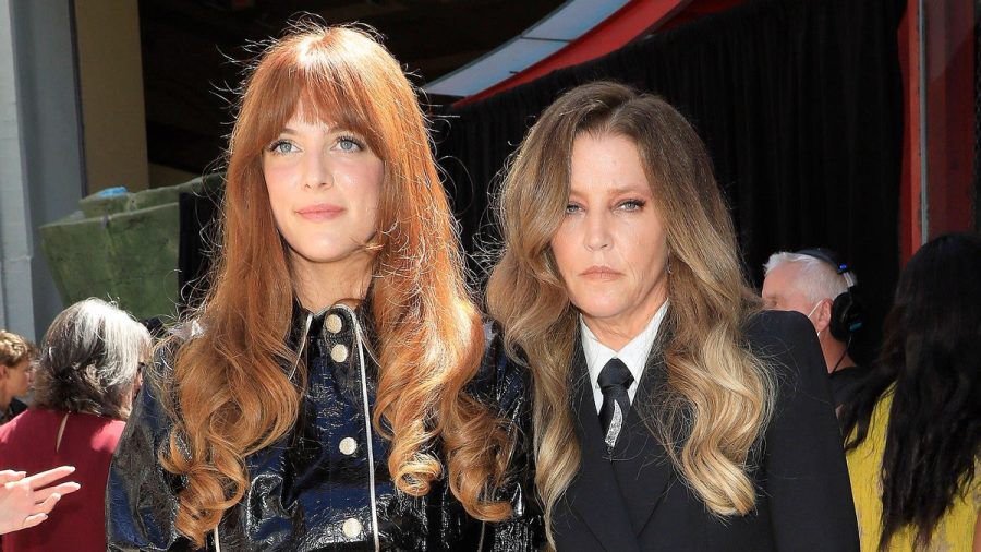 Riley Keough mit ihrer Mutter Lisa Marie Presley, die am 12. Januar im Alter von 54 Jahren gestorben ist. (sb/spot)