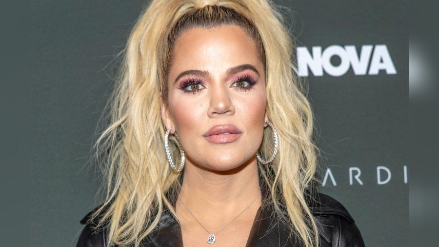 Khloé Kardashian hat ihr zweites Kind von einer Leihmutter zur Welt bringen lassen. Wie sie jetzt verrät, fiel es ihr am Anfang nicht leicht, eine Bindung zu Sohn Tatum aufzubauen. (ae/spot)