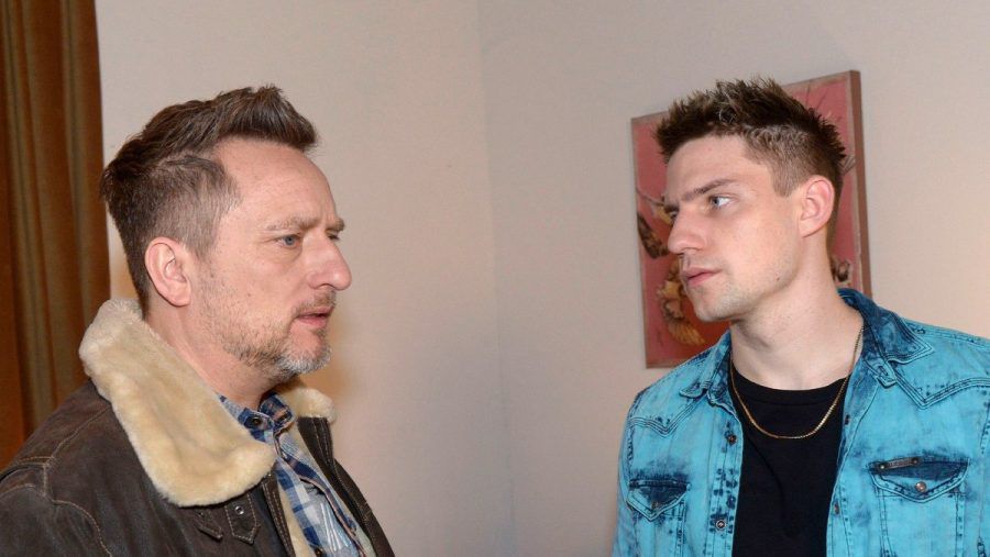 "GZSZ": Moritz (r.) ist dankbar, dass sich Michael um ihn bemüht. (cg/spot)