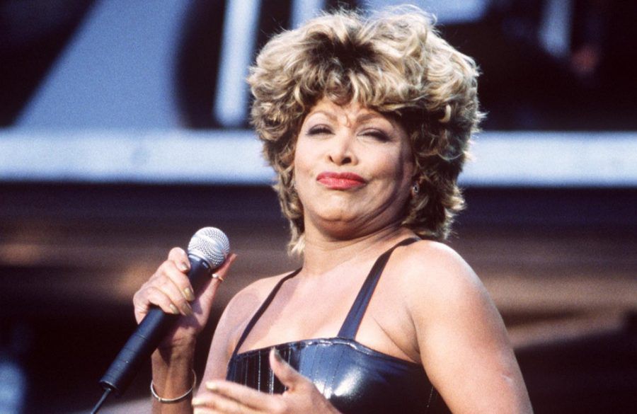 Tina Turner at Wembley July 2000 - Famous BangShowbiz