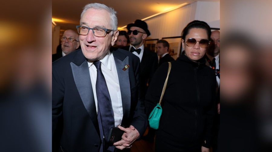 Robert De Niro und Tiffany Chen bei einer Party in Cannes. (ili/spot)