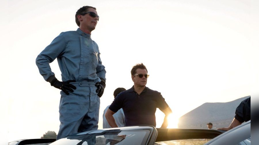 "Le Mans 66 - Gegen jede Chance": Ken Miles (Christian Bale, l.) und Carroll Shelby (Matt Damon) haben Benzin im Blut. (cg/spot)