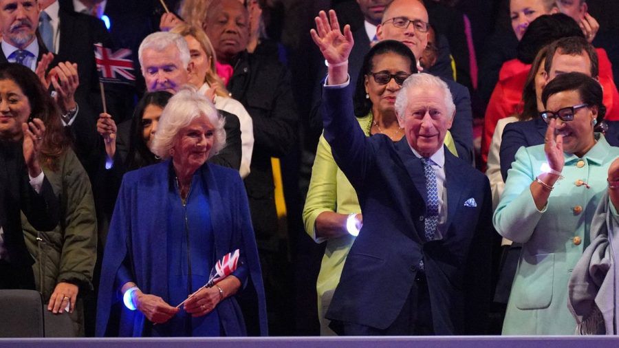 Queen Camilla und König Charles III. bei dem feierlichen Krönungskonzert. (amw/spot)