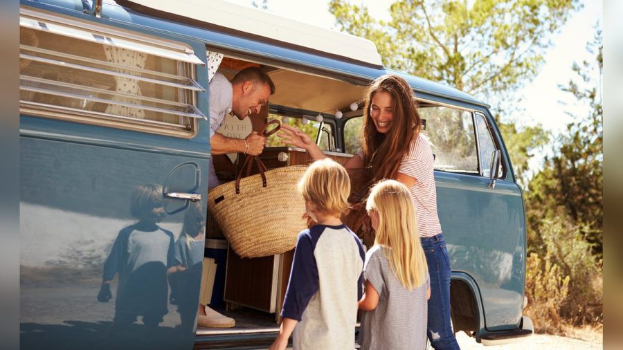 Campingbusse und Co. müssen vor der ersten Fahrt der Saison auf Vordermann gebracht werden. (jom/spot)