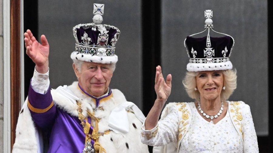 König Charles III. und Königin Camilla auf dem Balkon des Buckingham-Palastes. (wue/spot)