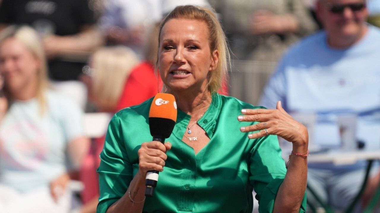 -ZDF-Fernsehgarten-Ich-knall-dir-gleich-eine-Andrea-Kiewel-droht-Gast