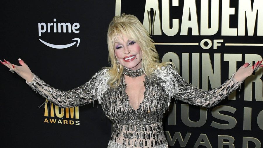 Sängerin Dolly Parton bricht sämtliche Country-Rekorde. (tj/spot)