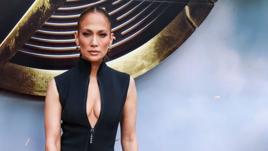Jennifer Lopez hat sich eine neue Sommerfrisur gegönnt. (dr/spot)