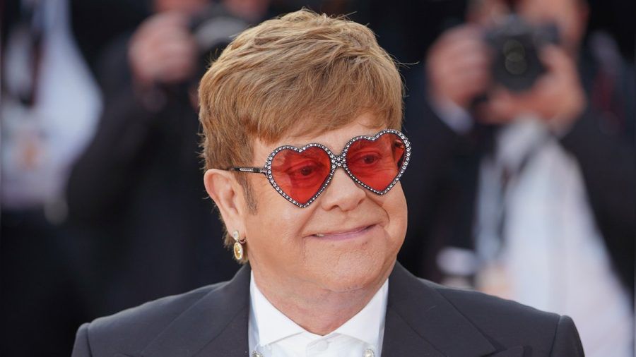 Elton John setzt sich seit Jahrzehnten für den Kampf gegen AIDS ein. (tj/spot)