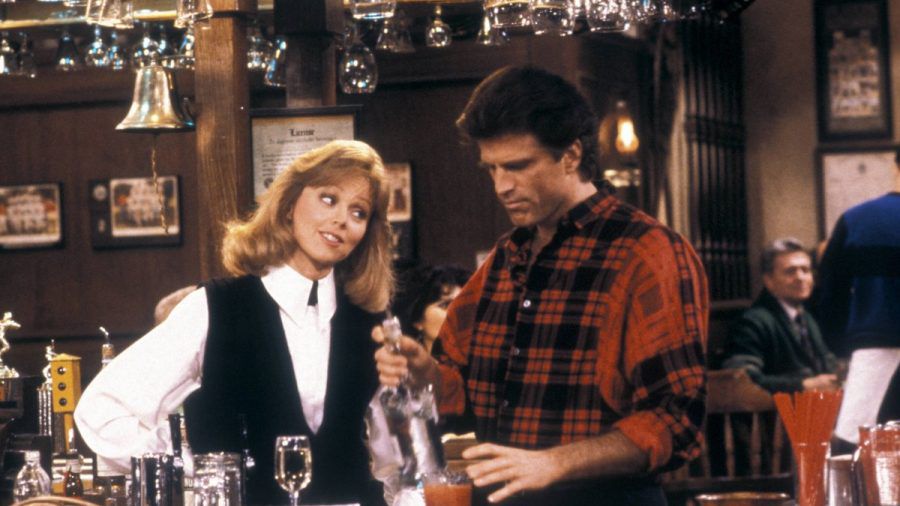 Ted Danson und Shelley Long an der berühmten Bar in "Cheers". (smi/spot)