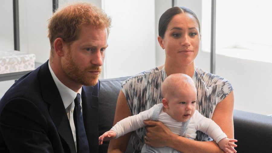 Prinz Harry und Herzogin Meghan mit ihrem Sohn Archie im Jahr 2019. (wue/spot)