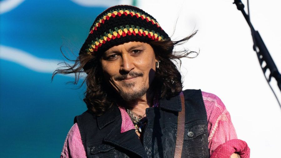 Johnny Depp performt wieder auf der Bühne. (ili/spot)