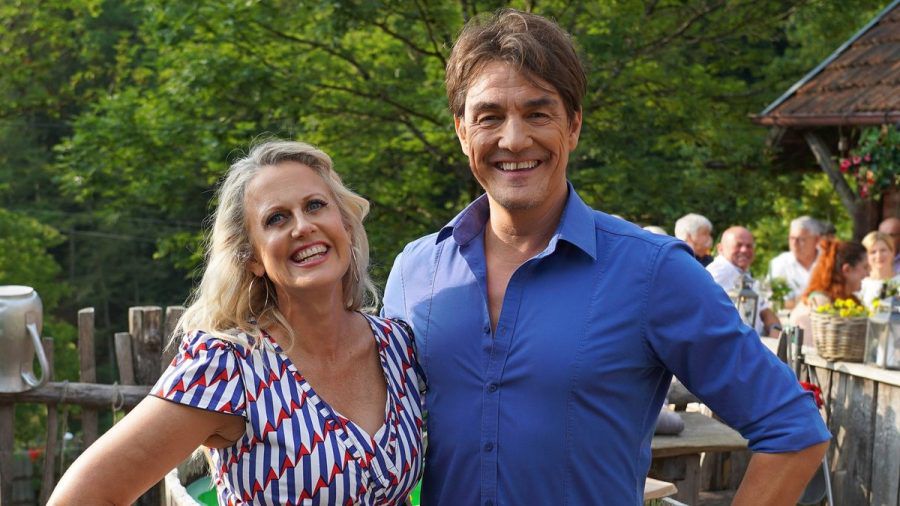 Barbara Schöneberger und Matze Knop präsentieren das "Verstehen Sie Spaß?"-Sommerfest. (jom/spot)