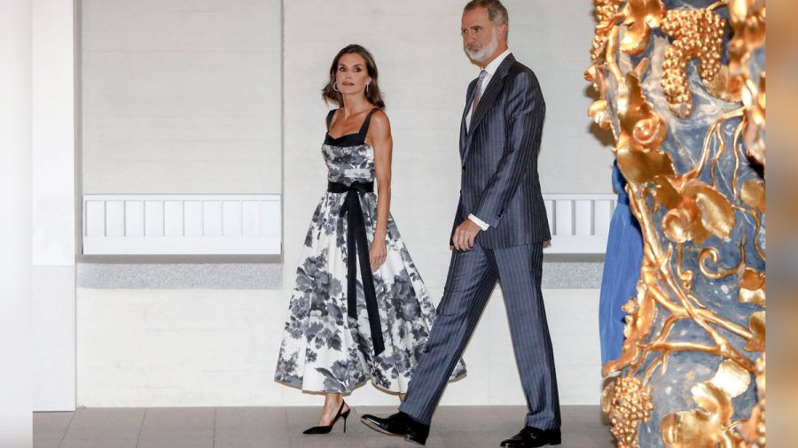 Königin Letizia und König Felipe VI. von Spanien besuchen die Eröffnung einer Galerie in Madrid. (ncz/spot)