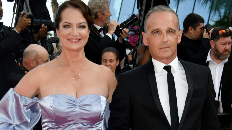 Natalia Wörner und Heiko Maas bei den 75. Filmfestspielen von Cannes. (lau/spot)