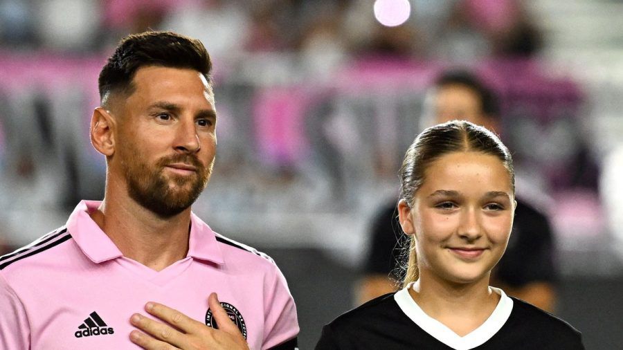 Lionel Messi und Harper Beckham gemeinsam im Stadion von Miami. (dr/spot)