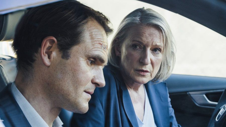 Kriminalhauptkommissar Felix Voss (Fabian Hinrichs) und seine Kollegin Paula Ringelhahn (Dagmar Manzel). (jom/spot)