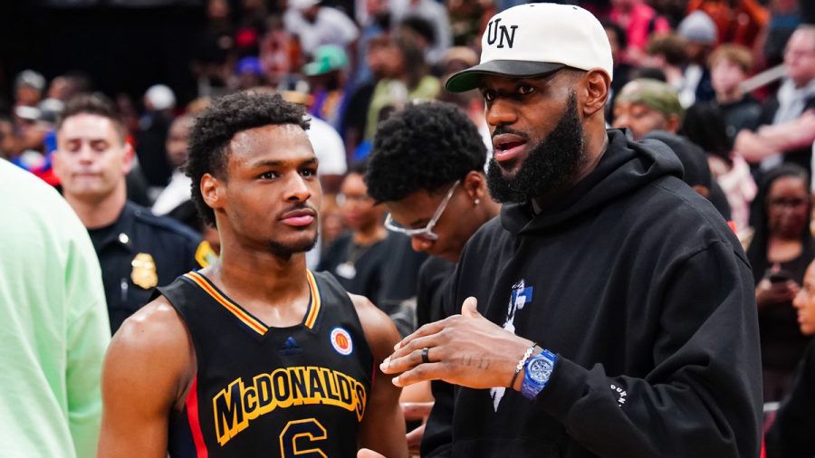 Tritt in die Fußstapfen seines berühmten Vaters LeBron James: der 18-jährige Bronny. (ncz/spot)