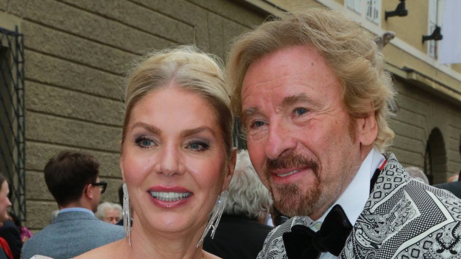 Immer noch verliebt wie am ersten Tag: Karina Mroß und Thomas Gottschalk (tj/spot)
