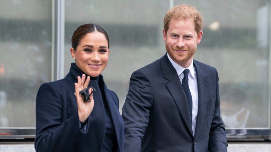 Prinz Harry und Ehefrau Meghan zogen nach Kalifornien, um dort abseits der royalen Pflichten in Ruhe zu leben. Jetzt droht ihnen erneut Ärger. (sb/spot)