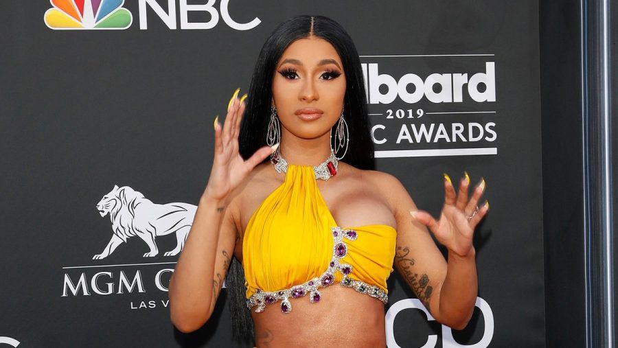 Cardi B sorgte mit ihrem Auftritt in Las Vegas für viel Aufsehen. Ein Video von dem Mikrofon-Wurf ging um die Welt. (ae/spot)