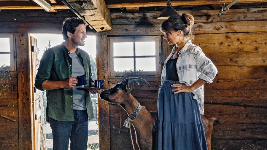 "Daheim in den Bergen: Väter": Georg Leitner (Thomas Unger) und Marie Huber (Catherine Bode) werden bald Eltern. (hub/spot)