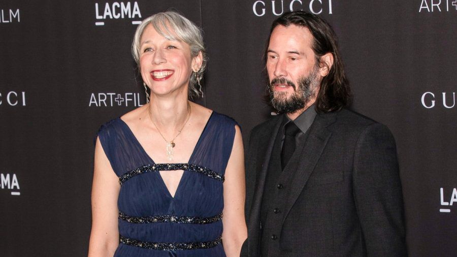 Alexandra Grant und Keanu Reeves zeigten sich erstmals 2019 zusammen in der Öffentlichkeit. Sie tauschen sich viel über ihre Arbeit aus. (ae/spot)