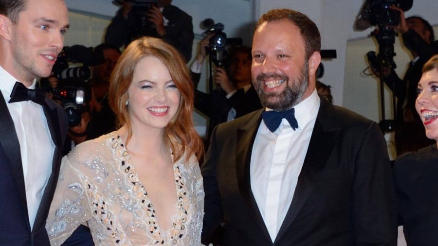 Giorgos Lanthimos "Poor Things" - hier mit Hauptdarstellerin Emma Stone bei einer anderen Veranstaltung - hat in Venedig den Goldenen Löwen gewonnen. (mia/spot)