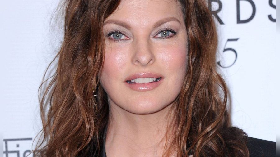 Bei Linda Evangelista ist bereits 2018 Brustkrebs festgestellt worden, wie erst jetzt bekannt wurde. (lau/spot)