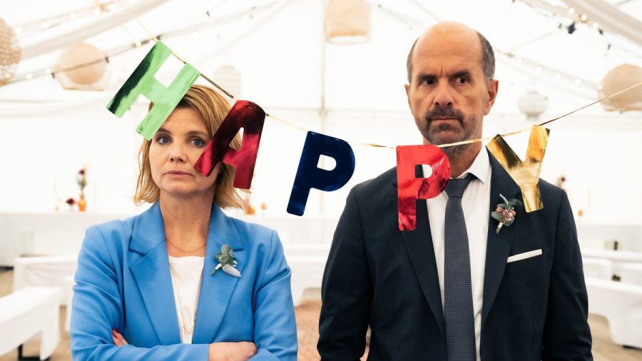 Annette Frier und Christoph Maria Herbst in der Spielfilm-Fortsetzung "Hochzeiten" der Serie "Merz gegen Merz". (ili/spot)