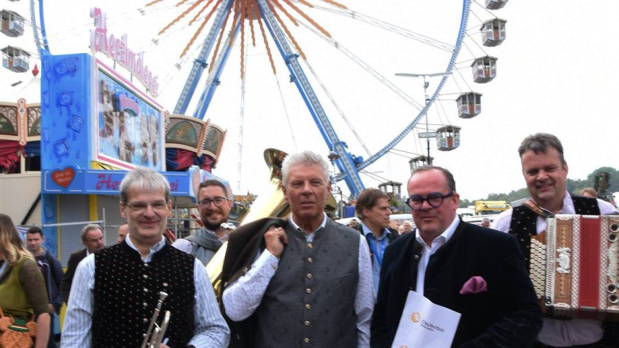 Oberbürgermeister Dieter Reiter auf dem diesjährigen Oktoberfest in München. (eee/spot)