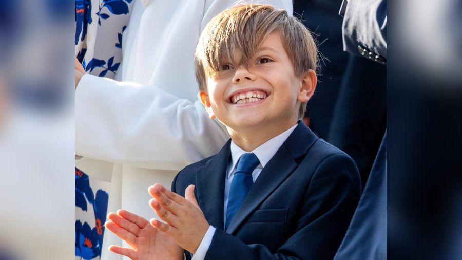 Prinz Oscar hat Spaß beim Thronjubiläum. (hub/spot)