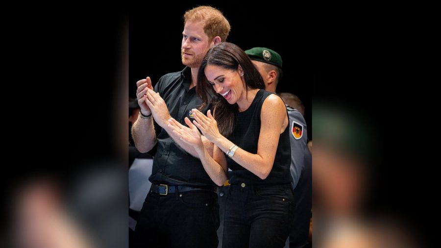 Prinz Harry und Herzogin Meghan während des Finals der Rollstuhl-Basketballerin bei den diesjährigen Invictus Games in Düsseldorf. (dr/spot)
