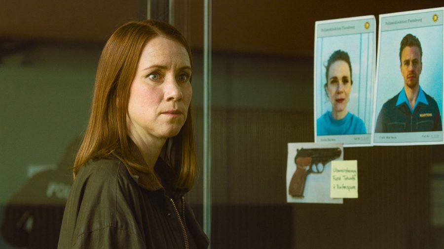 "Mordsschwestern - Verbrechen ist Familiensache: Die Made": Viktoria Lorentzen (Lena Dörrie) präsentieren sich viele Verdächtige, aber es gibt nur eine Tatwaffe. (hub/spot)