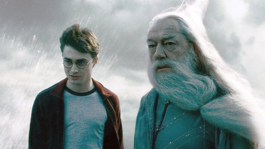 Daniel Radcliffe und Michael Gambon (r.) in "Harry Potter und der Halbblutprinz" aus dem Jahr 2009. (dr/spot)