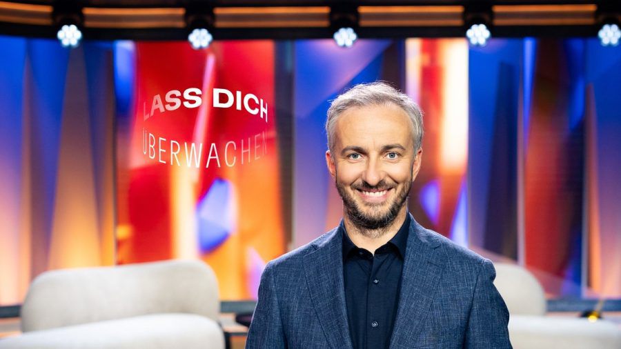 "Lass dich überwachen!": Jan Böhmermann moderiert die Show. (cg/spot)