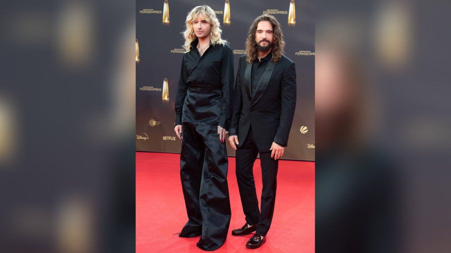 Bill (li.) und Tom Kaulitz beim "Deutschen Fernsehpreis". (jom/spot)